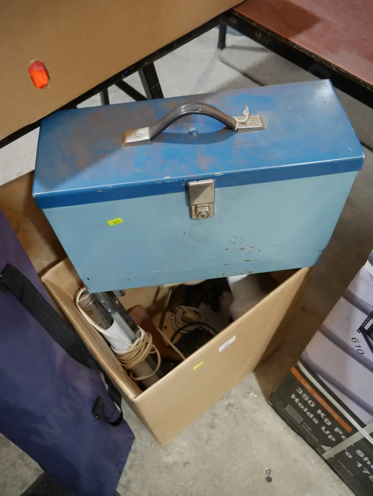 Lamps, filing case etc Image 1++