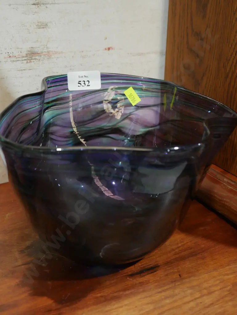 Art glass bowl made in New Zealand Image 1++