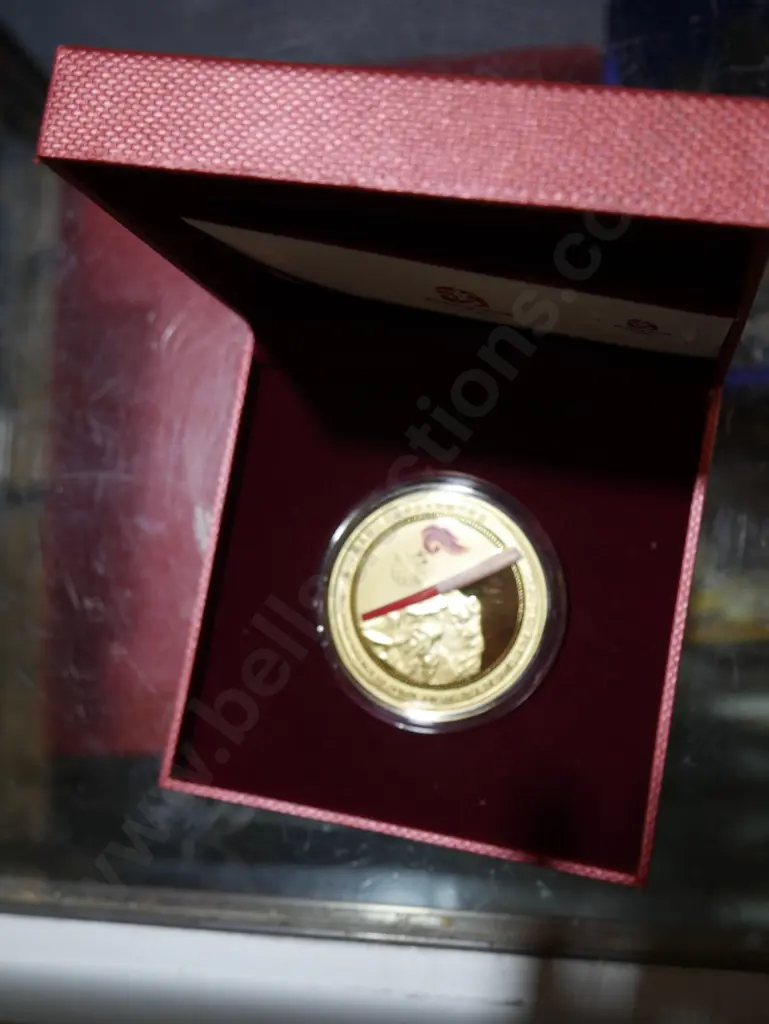 Beijing 2002 Olympic Games coin in case Image 1++