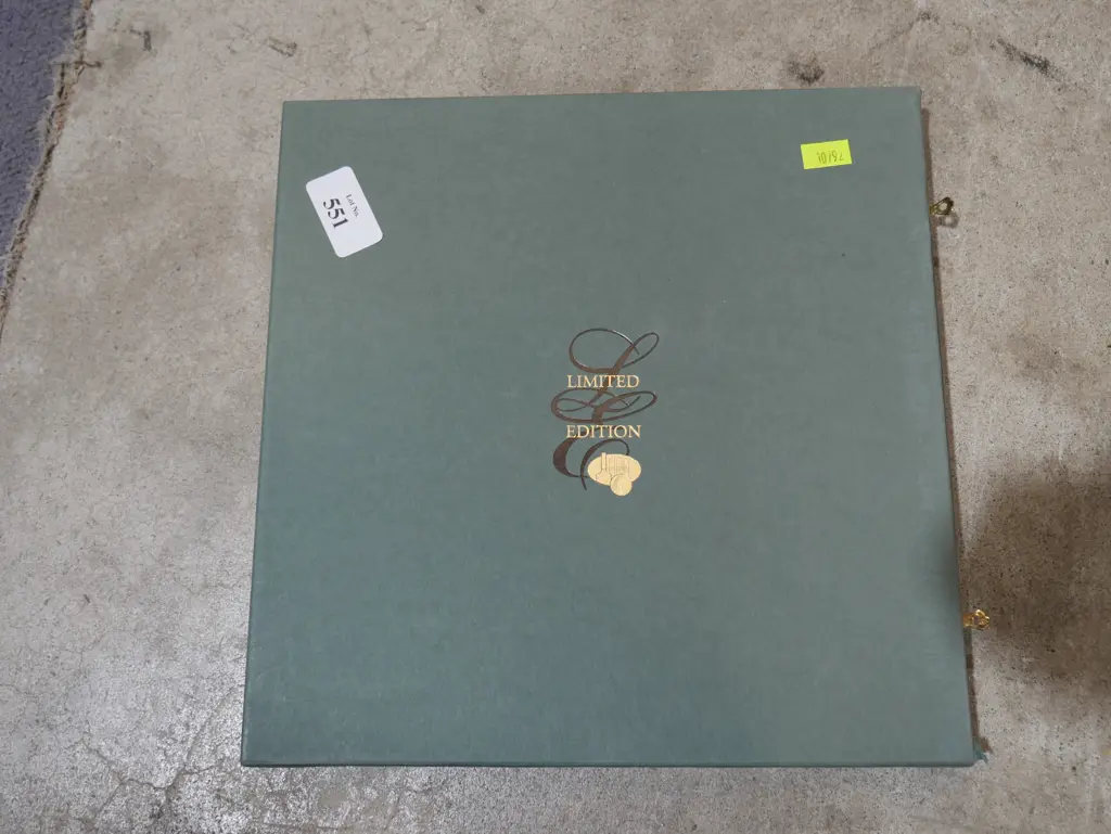 Limited edition New Zealand cricket stamps and first day cover Image 1++