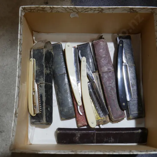 Quantity of cut throat razors