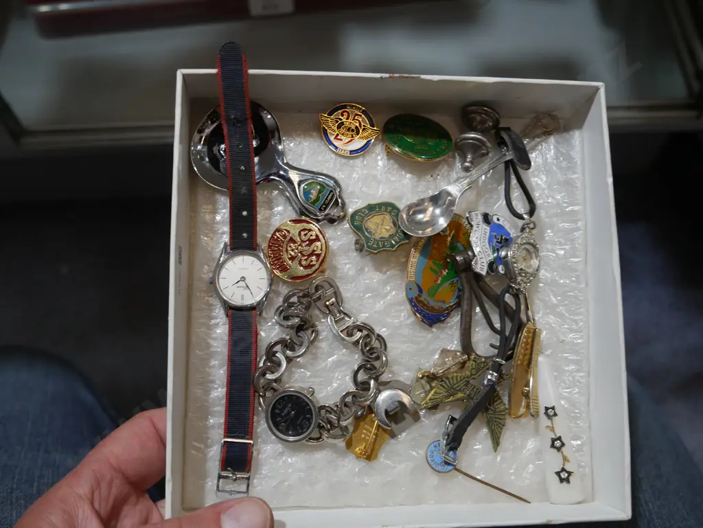 Wrist watches, badges etc Image 1++
