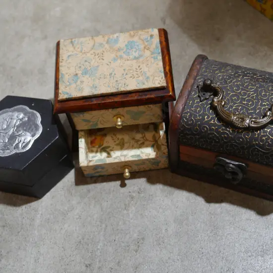 Trinket boxes