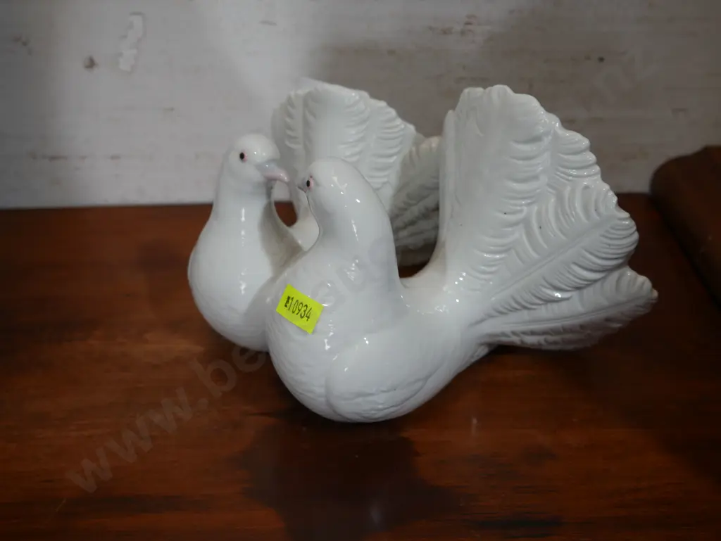 Lladro doves Image 1++