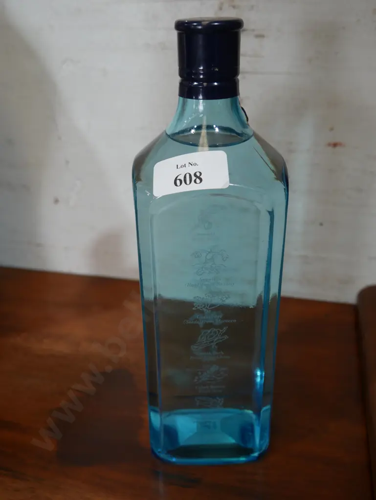 Bombay sapphire gin Image 1++