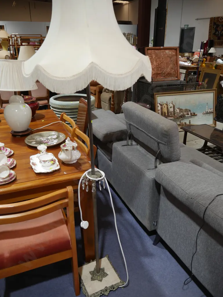 Floor lamp Image 1++