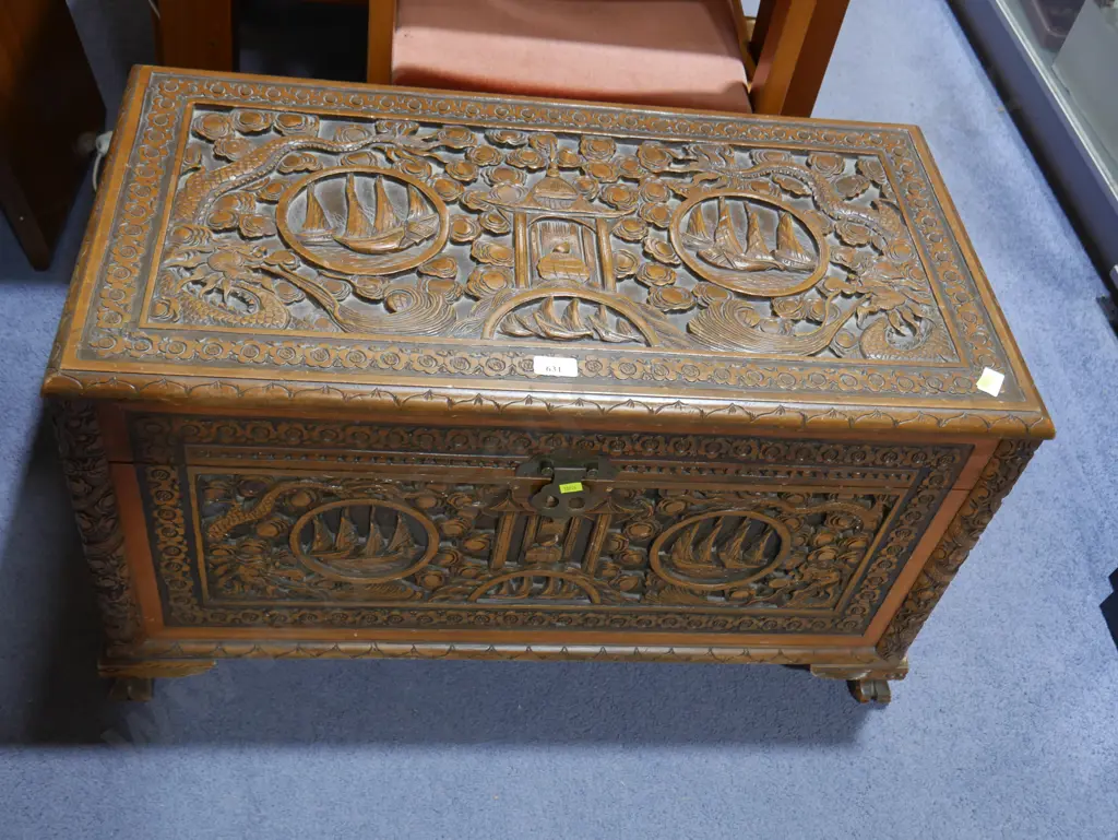 Campor chest Image 1++