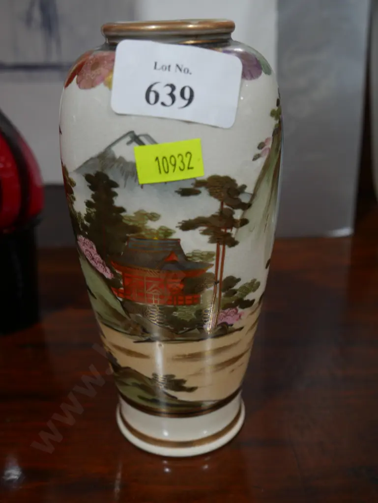 Chinese vase Image 1++