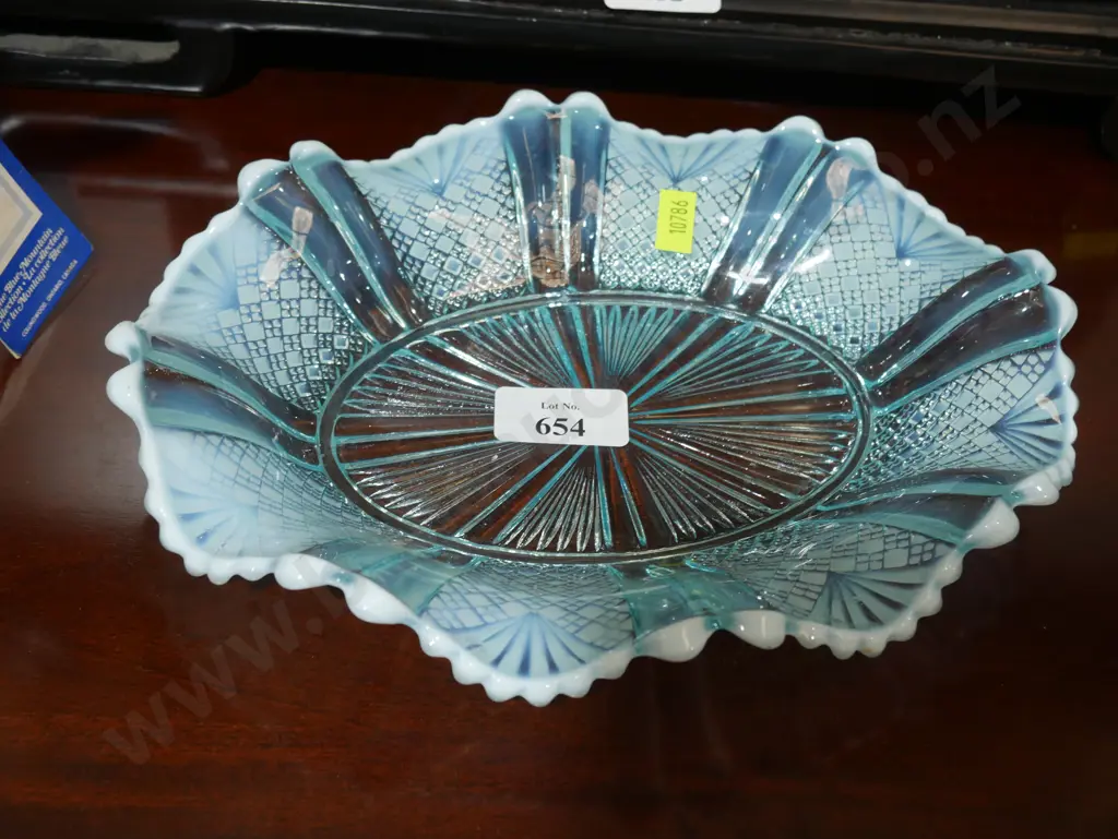 Artglass dish Image 1++