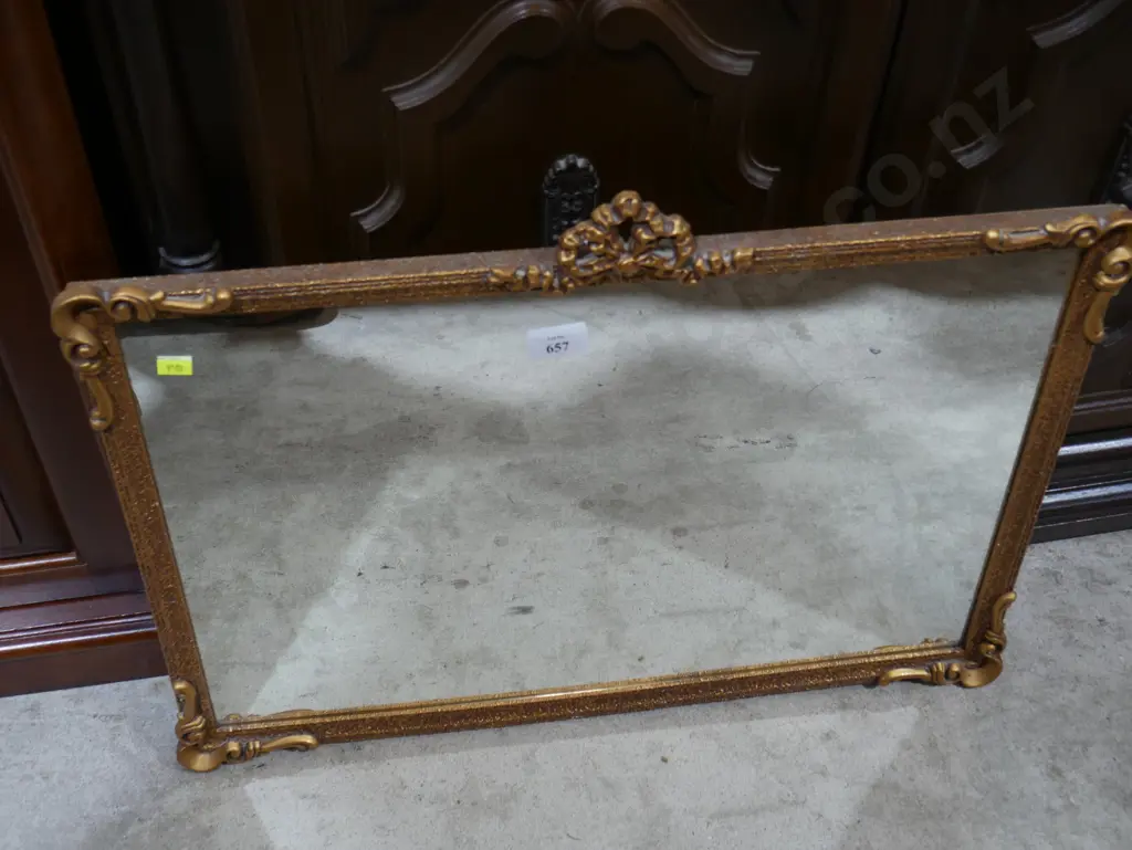 Gilt frame mirror Image 1++
