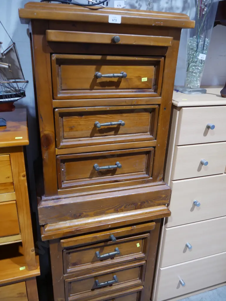 Pair of bedside drawers Image 1++