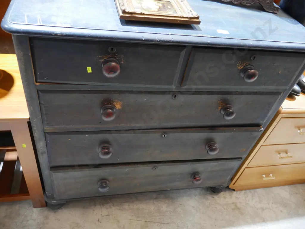 Antique 5 drawer chest Image 1++