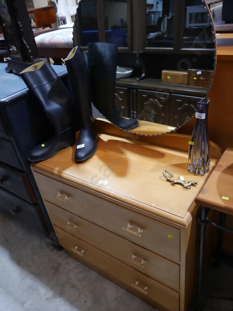 Mirror back dresser Image 1++