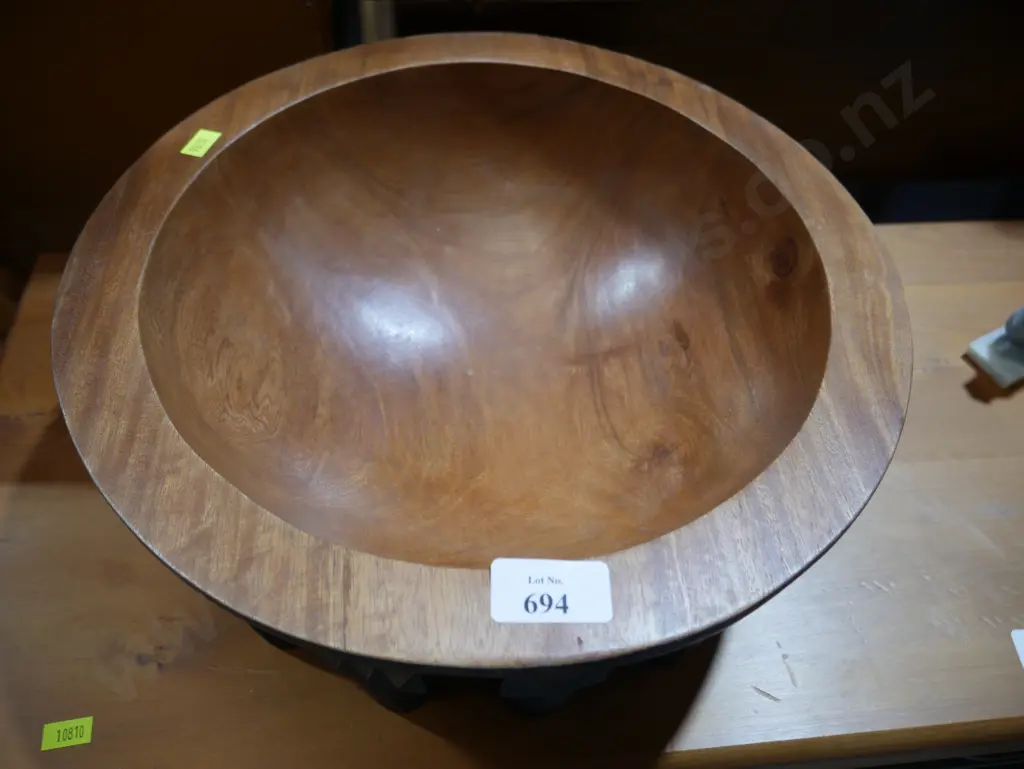 Wooden bowl Image 1++