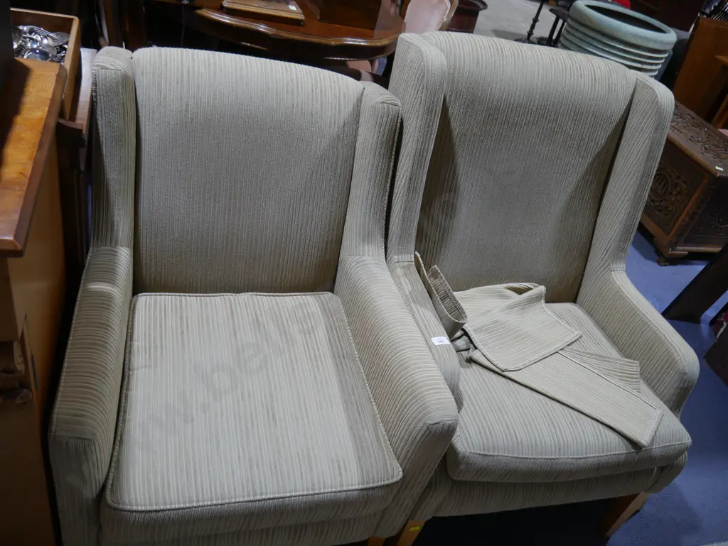2 armchairs Image 1++