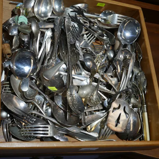 Assorted cutlery