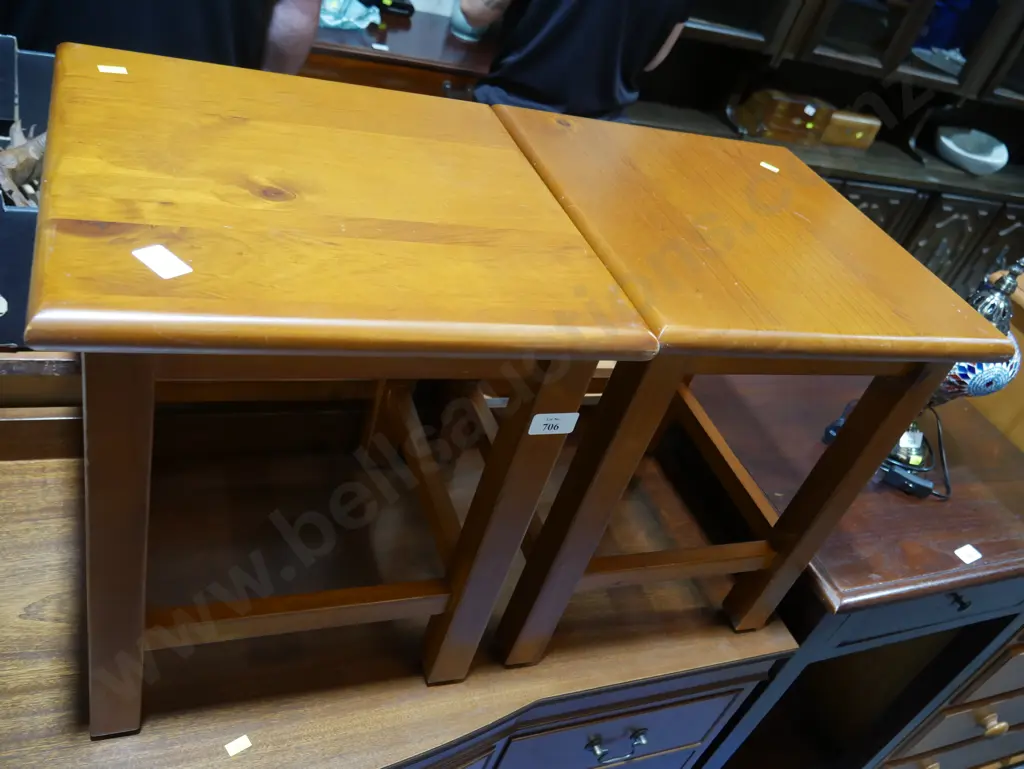 Pair of side tables Image 1++