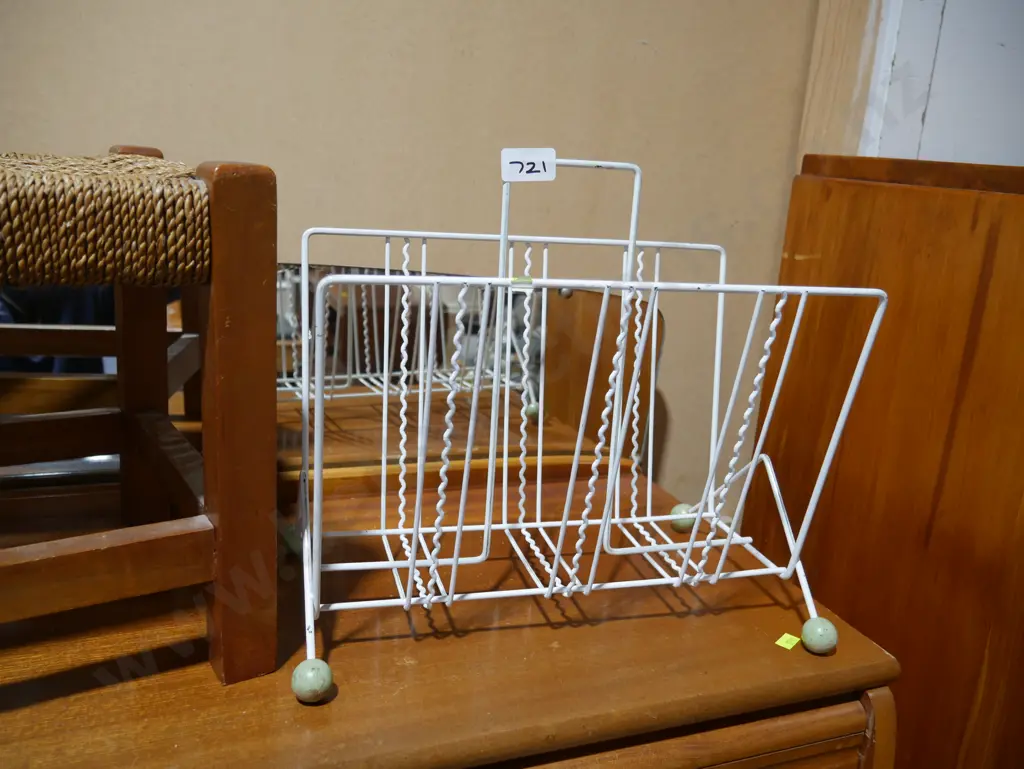 Magazine rack Image 1++