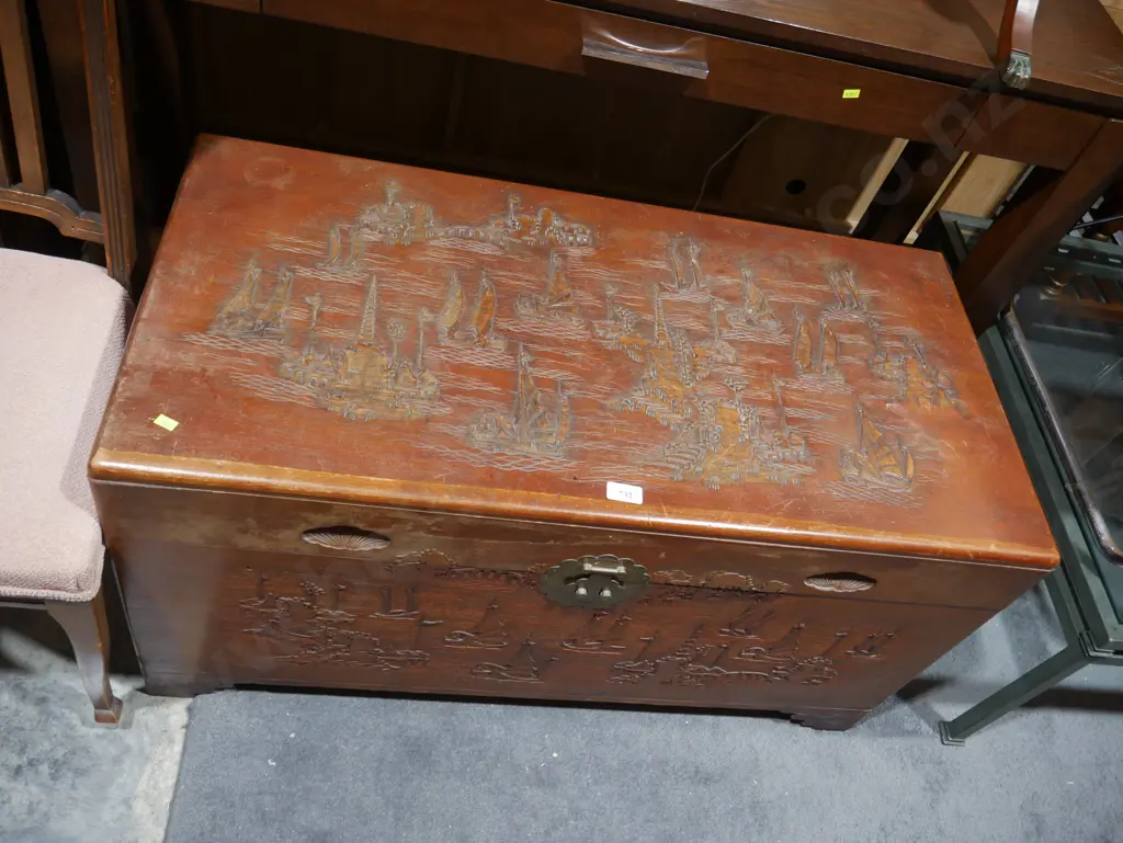 Camphor wood chest Image 1++