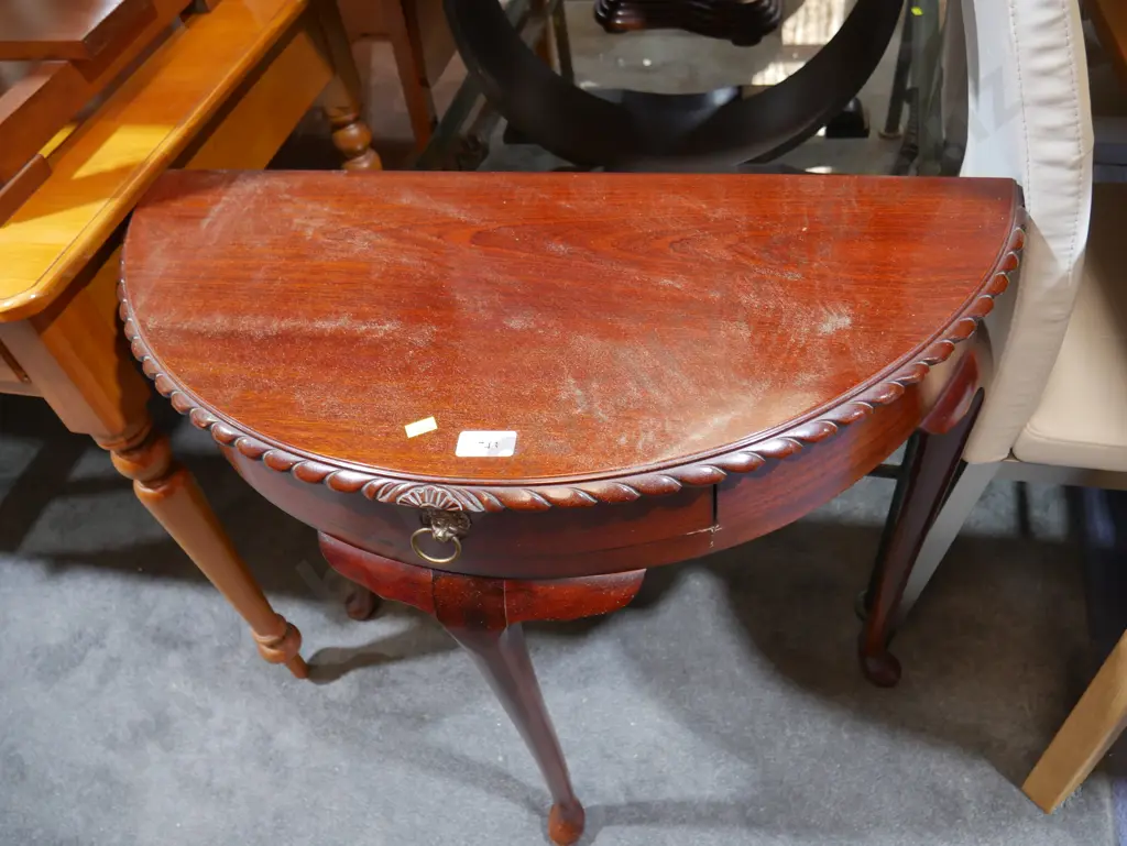 Rope edge half round hall table Image 1++