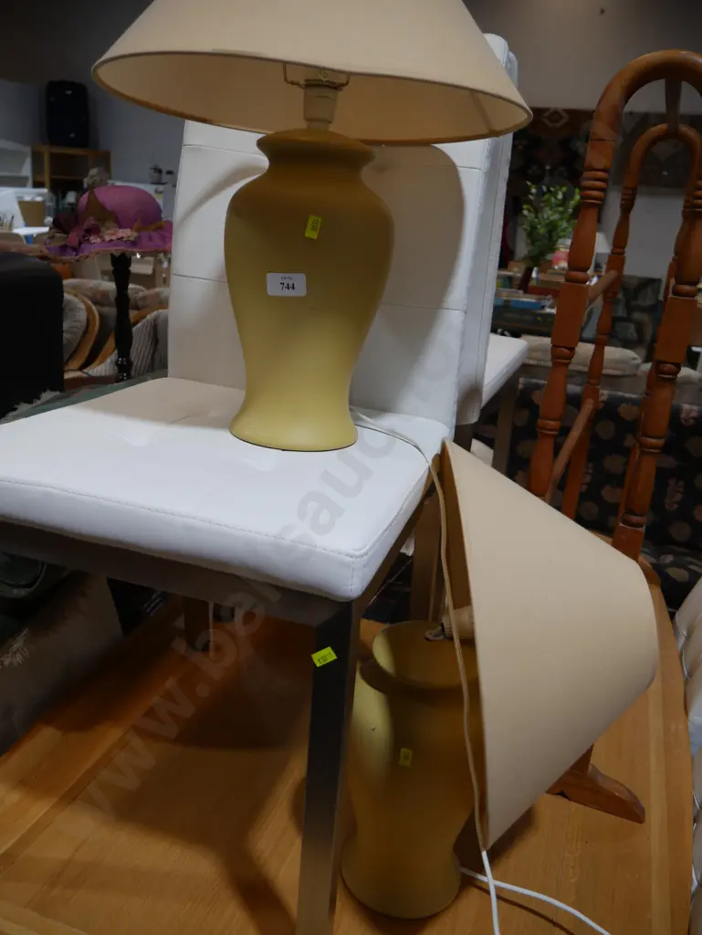 Pair of table lamps Image 1++