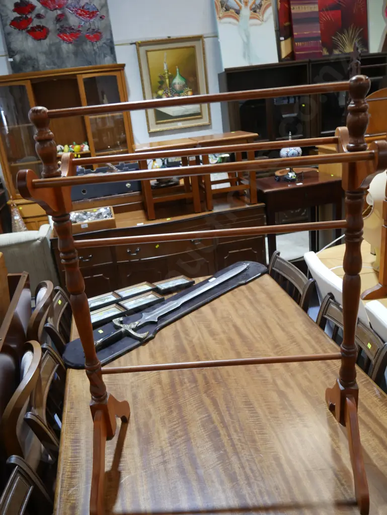 Towel rack Image 1++