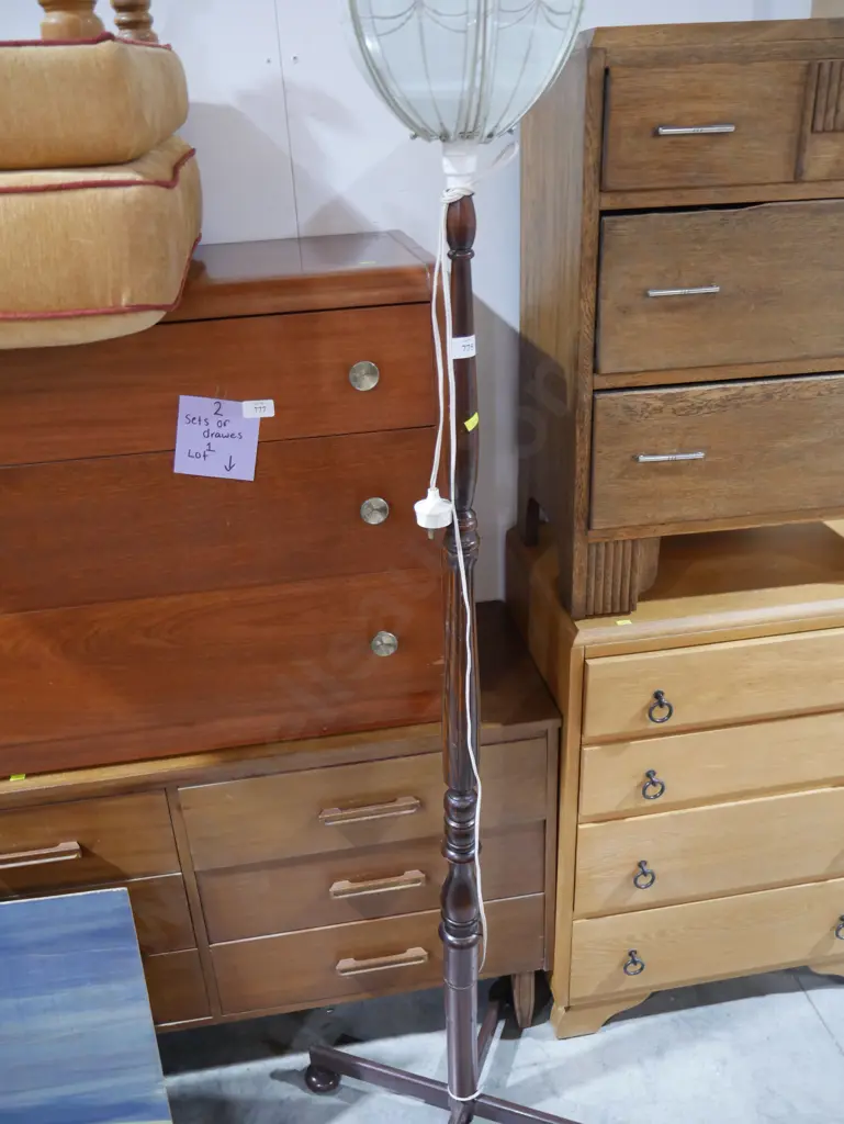 Standard lamp Image 1++