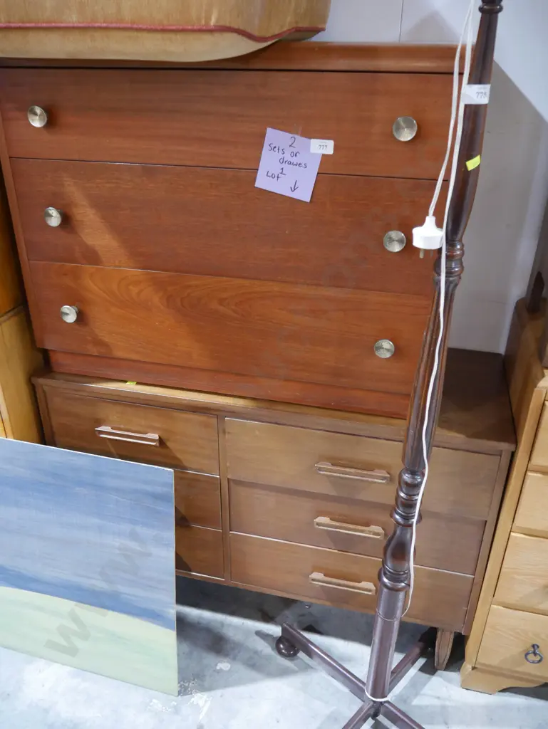 2 sets of drawers Image 1++