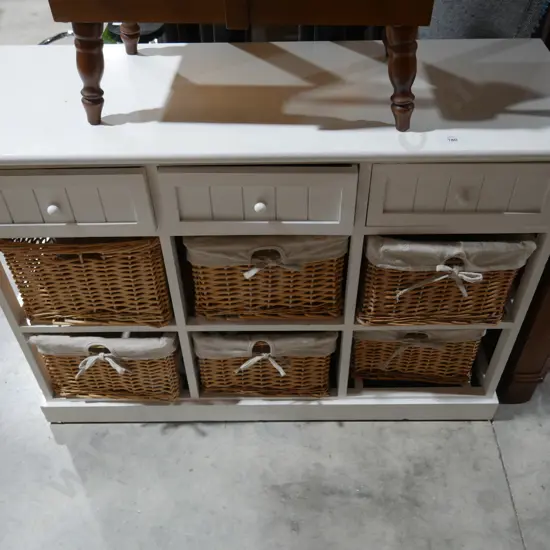 Storage unit with wicker drawers
