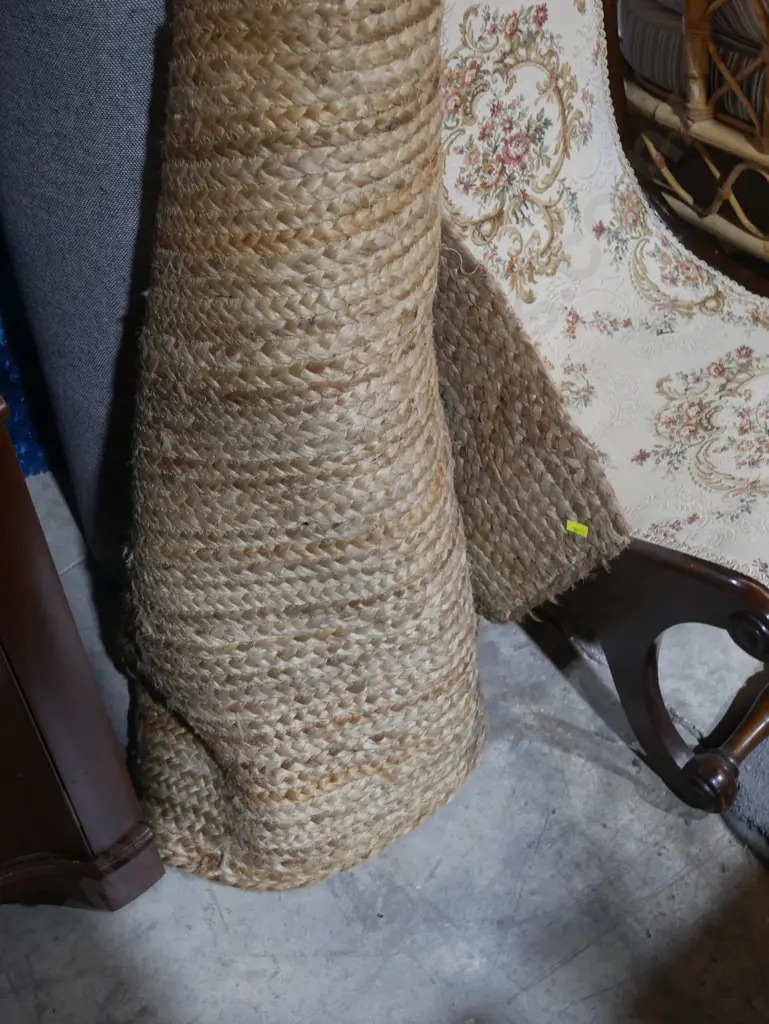 2 floor rugs Image 1++