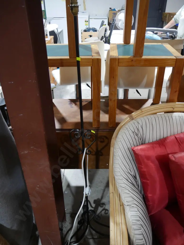 Floor lamp Image 1++