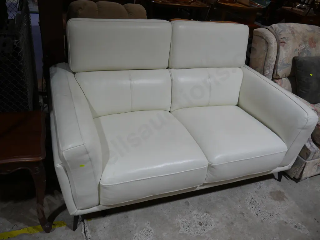 2 seater settee Image 1++