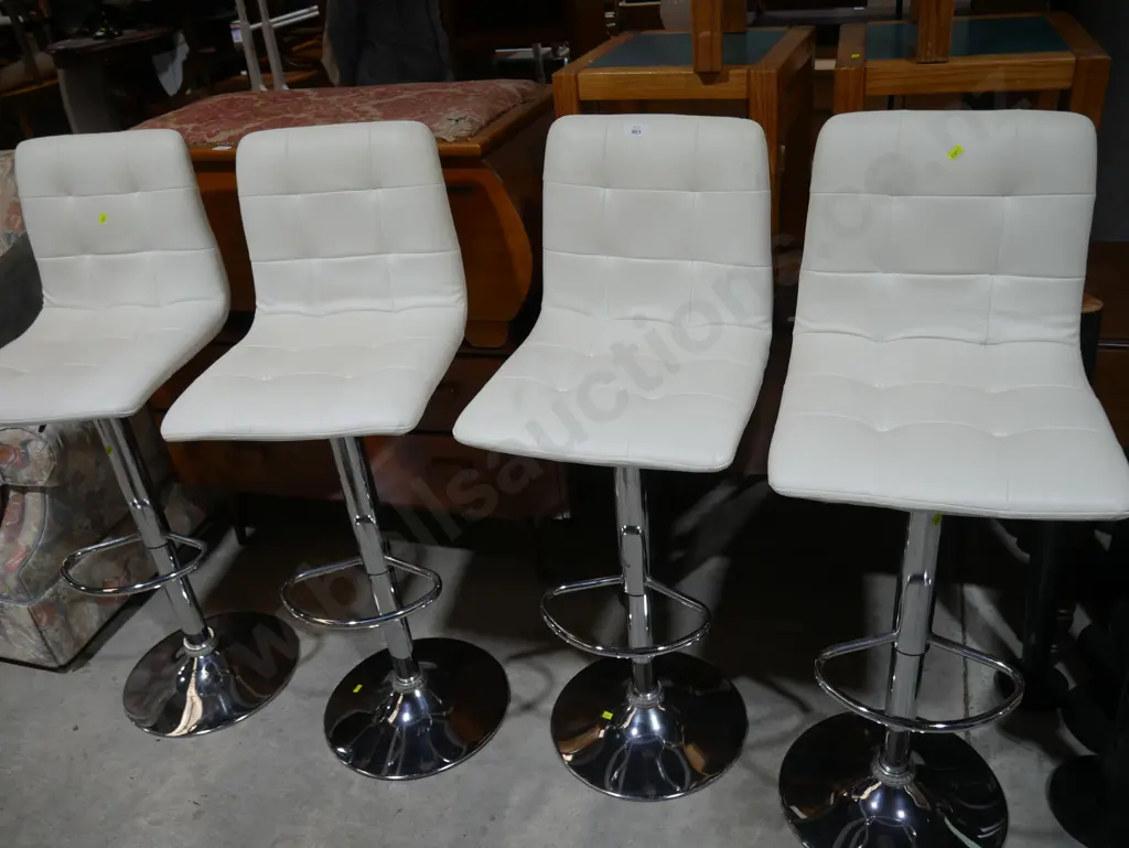 4 bar stools Image 1++