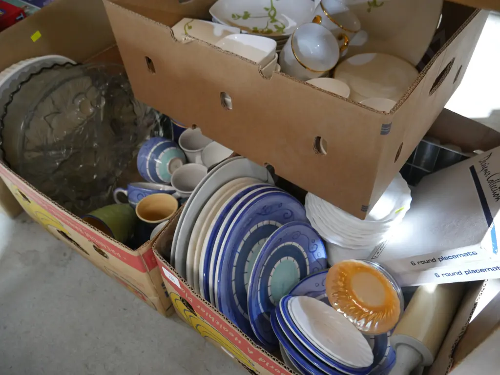 3 boxes of dinnerware, kitchenware Image 1++