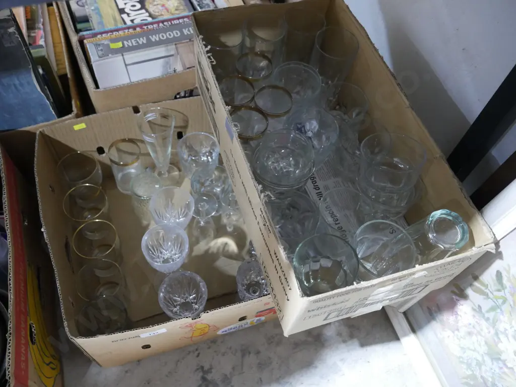 2 boxes of Glassware Image 1++