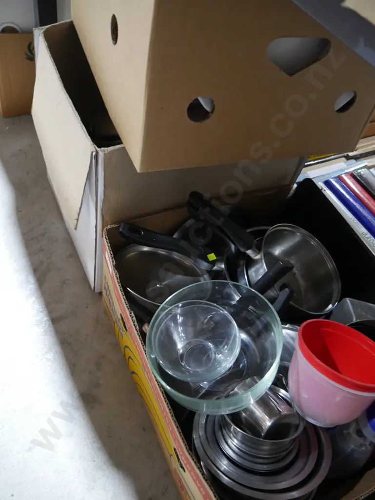 3 boxes kitchenware, sundries Image 1++