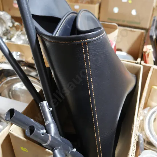 To be assembled butterfly chair