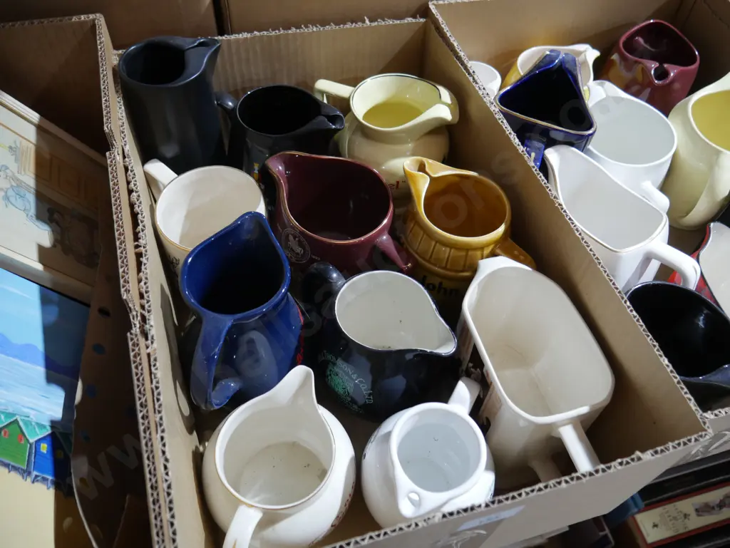 Box of whisky jugs Image 1++