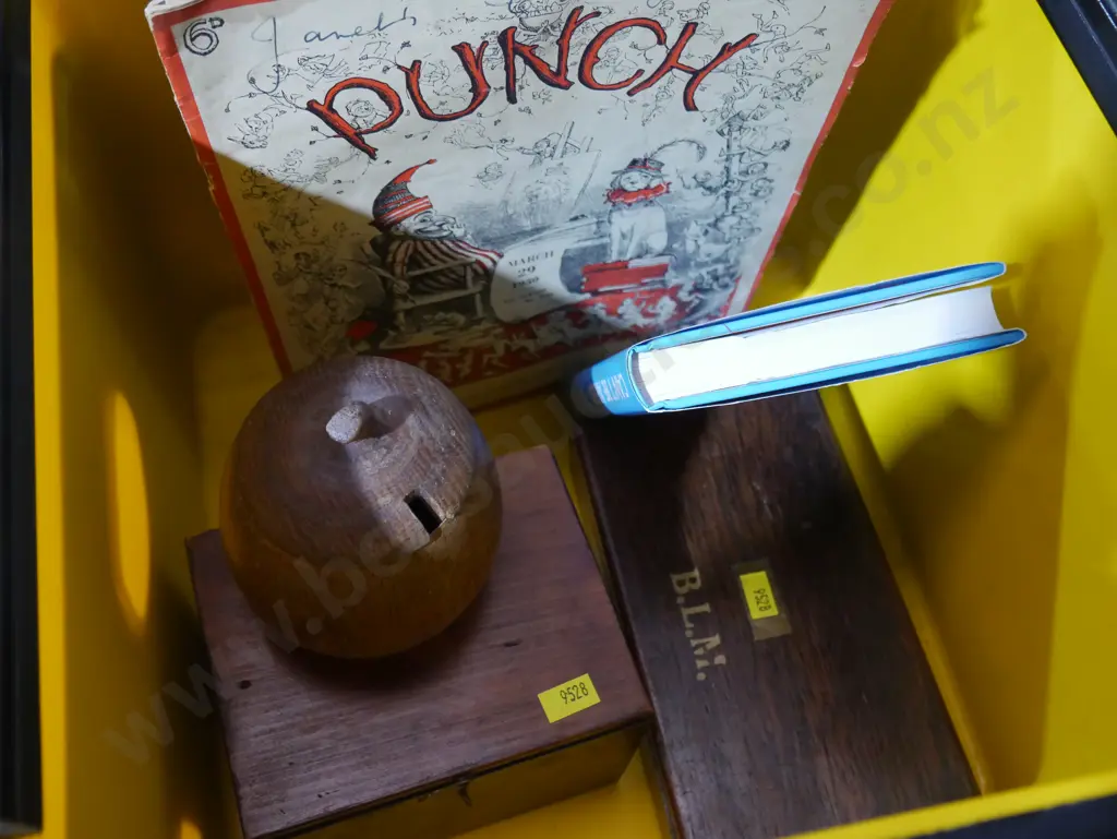 Tub, wooden boxes, books Image 1++