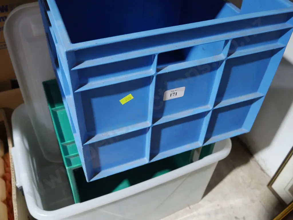 Storage bins Image 1++