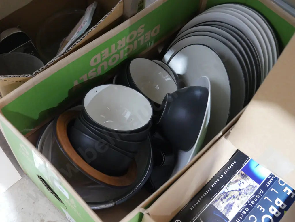 Modern dinnerware Image 1++