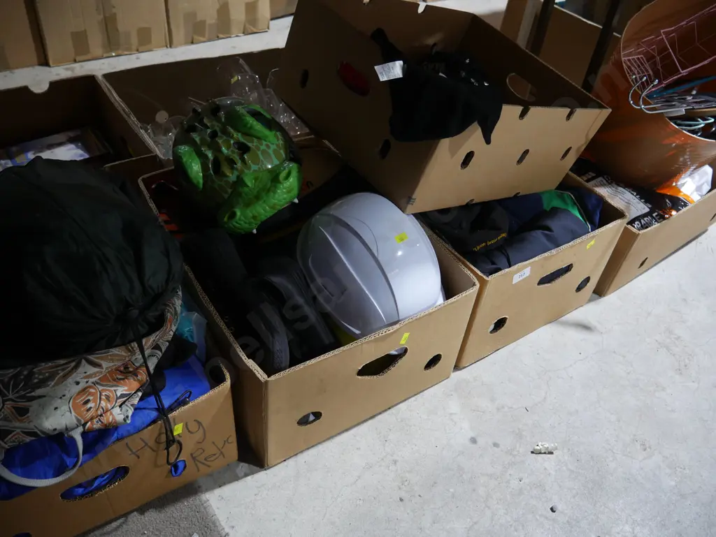 5 boxes clothing, sports gear etc Image 1++