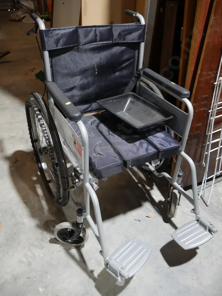 Wheelchair with drip tray Image 1++