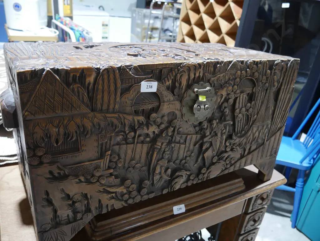 Camphor chest Image 1++