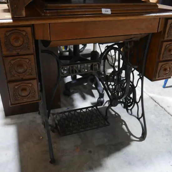 Singer sewing table