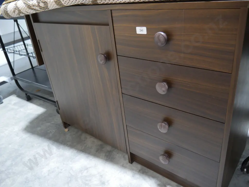 Sewing cabinet Image 1++