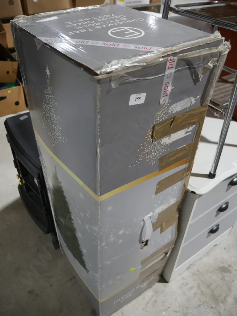 Christmas tree Image 1++