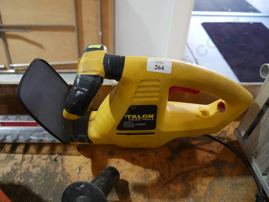 Talon hedge trimmer Image 1++