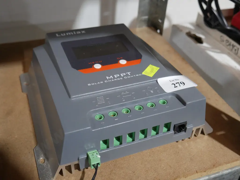 Lumiax solar controller Image 1++