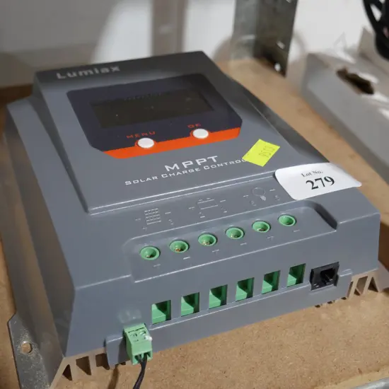 Lumiax solar controller